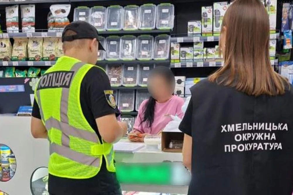 Хмельничанка привласнила землю громади від імені бабусі